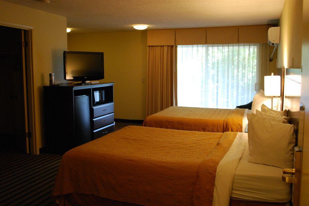 Quality Inn & Suites Vancouver - Hazel Dell Eksteriør bilde
