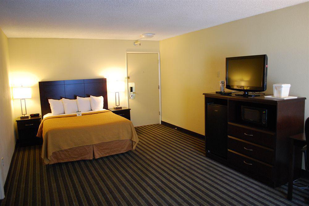 Quality Inn & Suites Vancouver - Hazel Dell Eksteriør bilde
